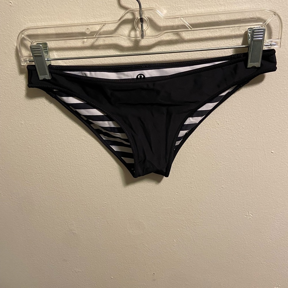 Lululemon swim bottom